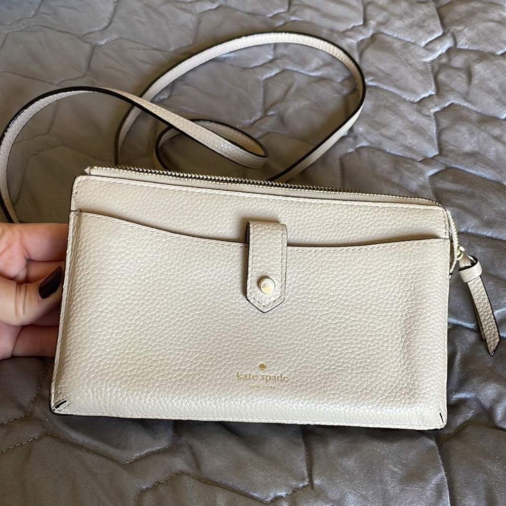 Kate Spade Crossbody - Picture 2 of 11